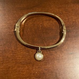 Pearl bracelet